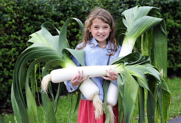 9岁失聪女童种巨型蔬菜获蔬菜种植大奖