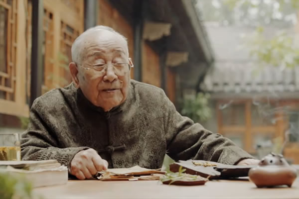 入行七十余年，91岁中华药王对一株仙草牵挂半生
